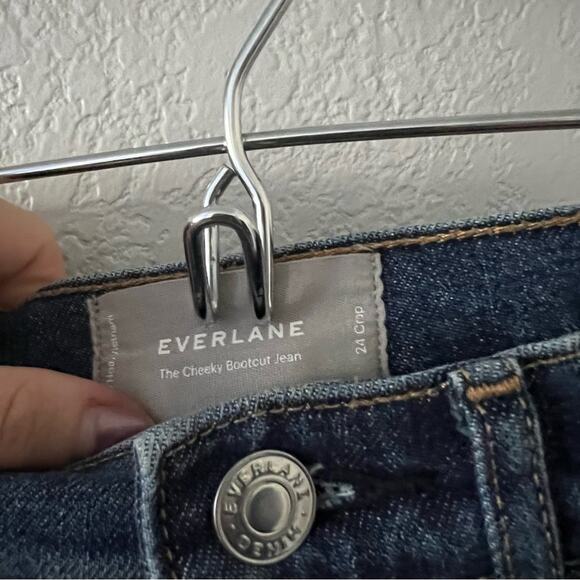 Everlane Original Cheeky Bootcut Crop Jean in Classic Blue Wash - Picture 9 of 10